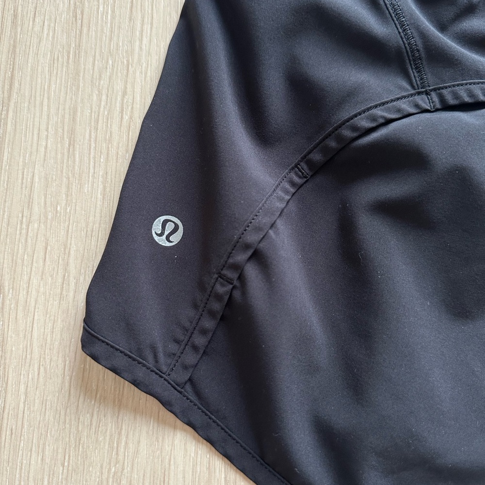 lululemon Speed Up Low-Rise Lined Short 2.5" | Size: 6 - Picture 5 of 6